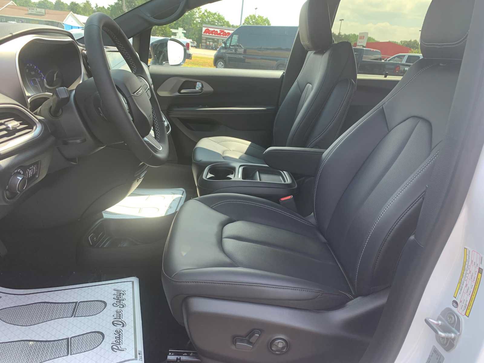 New 2027 Chrysler Pacifica LX FWD image 12