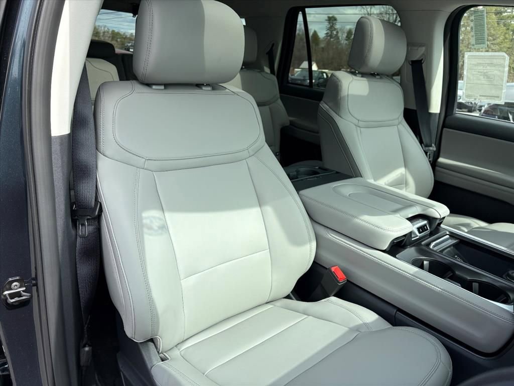 New 2026 Ford Expedition Active AWD/4WD image 16