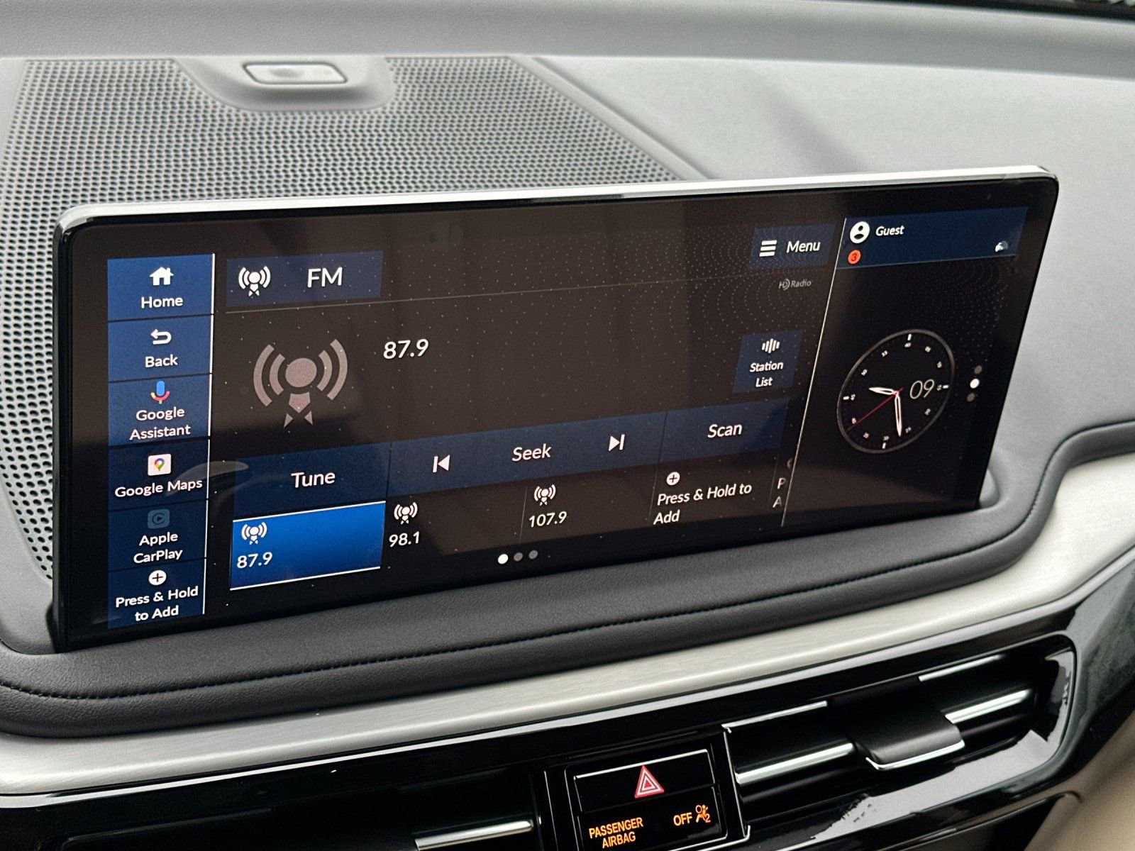 Used 2025 Acura MDX w/ Technology Package image 17