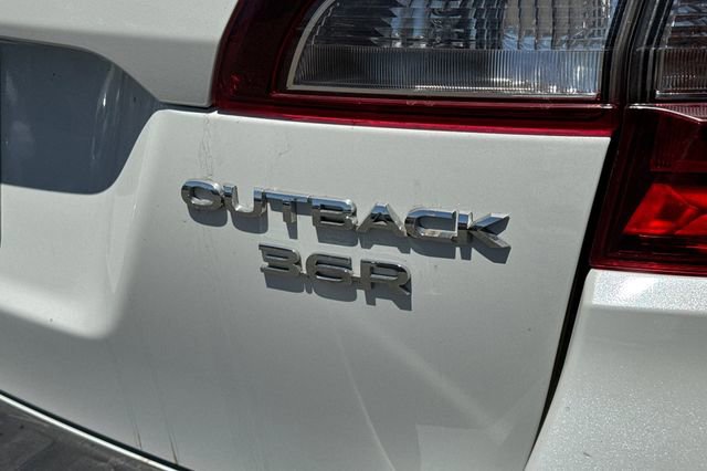 Used 2018 Subaru Outback 3.6R Limited AWD/4WD image 7