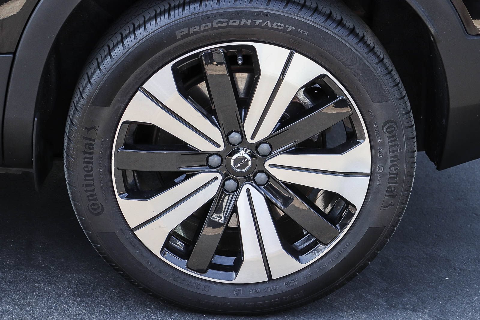 Used 2023 Volvo C40 P8 Recharge Plus w/ Protection Package Premier AWD/4WD image 12