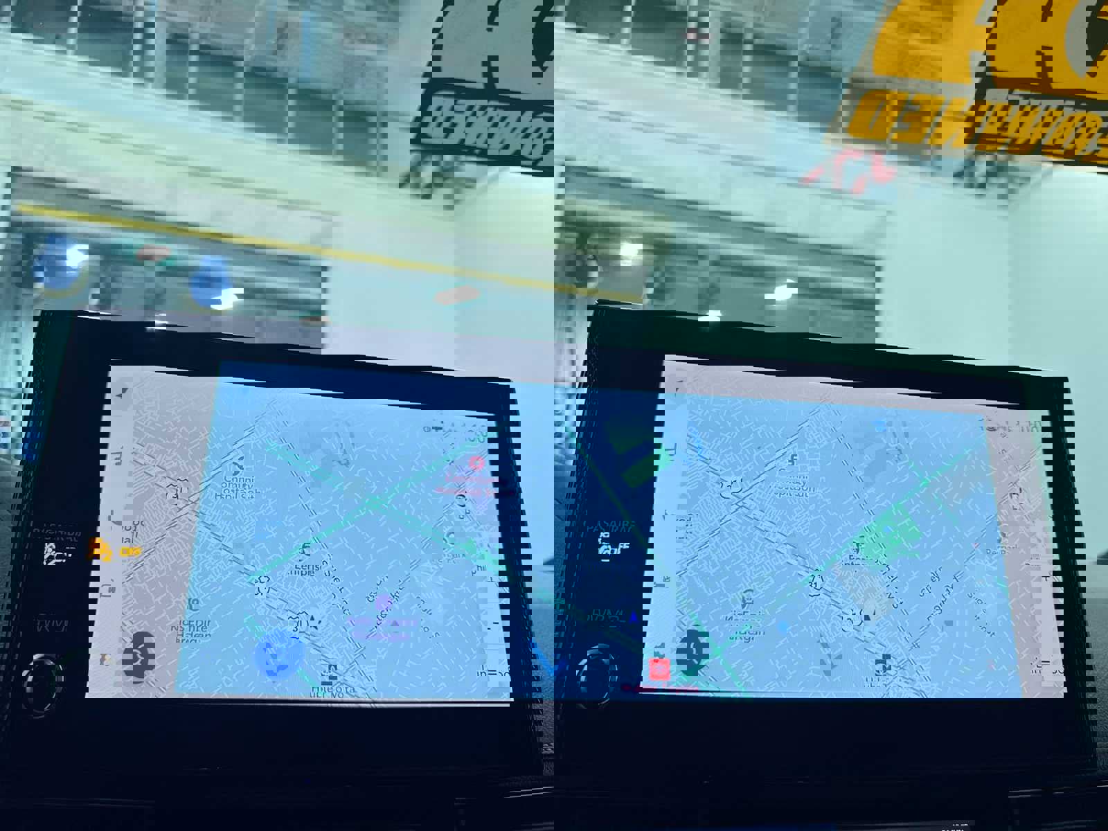 Used 2025 Toyota Sienna Limited image 25