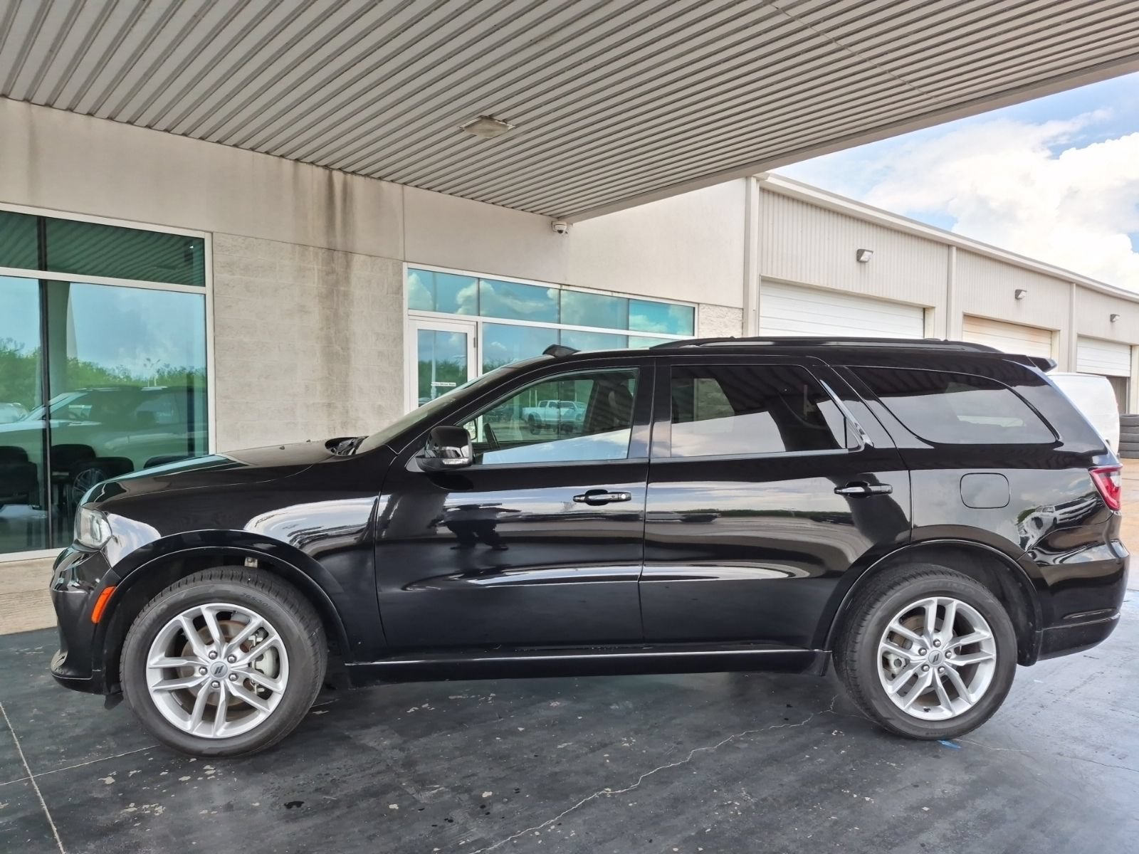 Used 2024 Dodge Durango GT AWD/4WD image 2