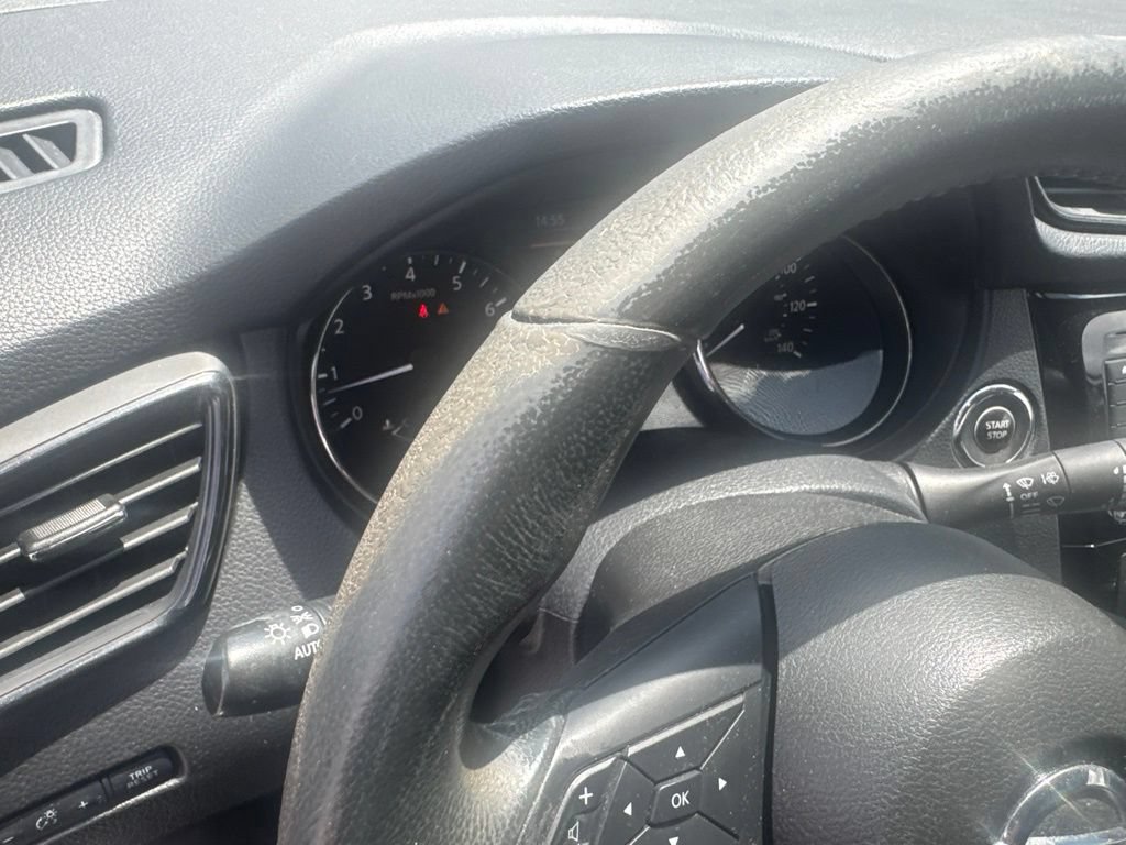 Used 2018 Nissan Rogue SV FWD image 16