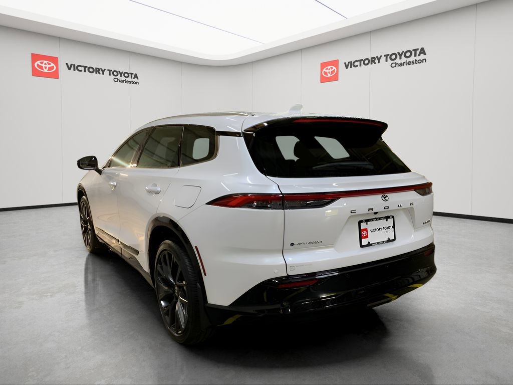 New 2025 Toyota Crown Signia image 4