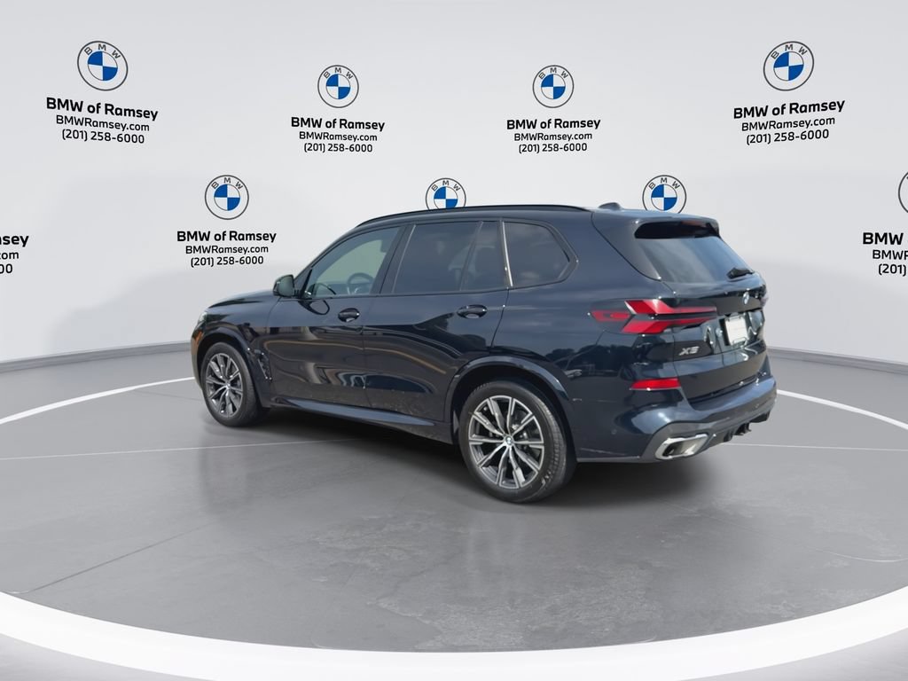 Used 2024 BMW X5 xDrive40i w/ M Sport Package AWD/4WD image 6
