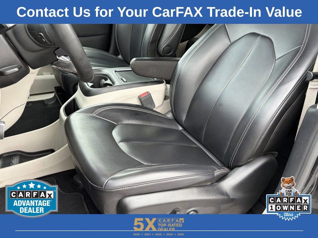 Used 2023 Chrysler Pacifica Touring-L image 29