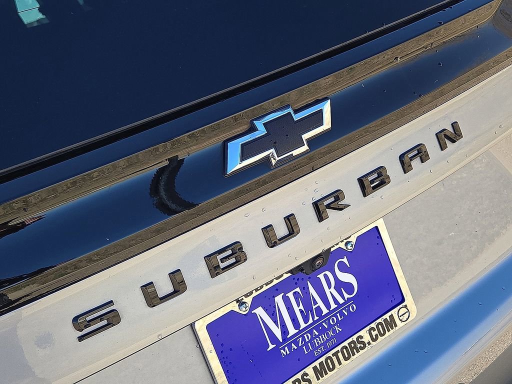 Used 2025 Chevrolet Suburban Z71 image 13