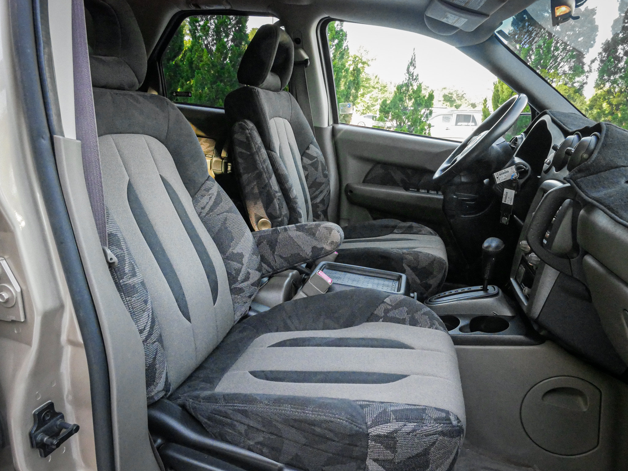Used 2002 Pontiac Aztek 2WD image 31