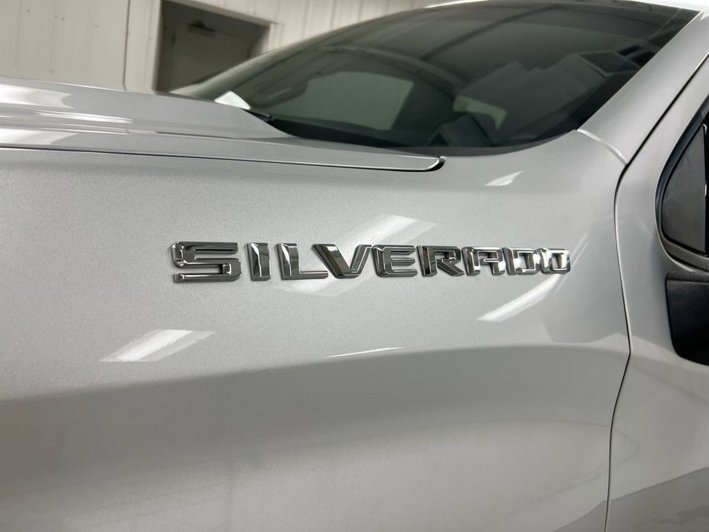 Used 2020 Chevrolet Silverado 1500 Custom w/ Custom Value Package AWD/4WD image 25