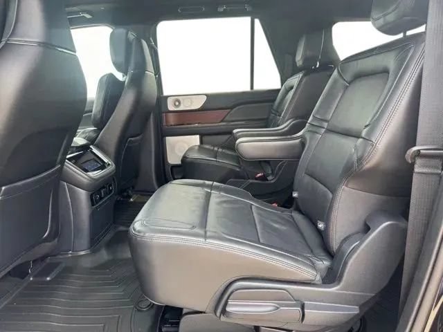 Used 2023 Lincoln Navigator L Reserve AWD/4WD image 18