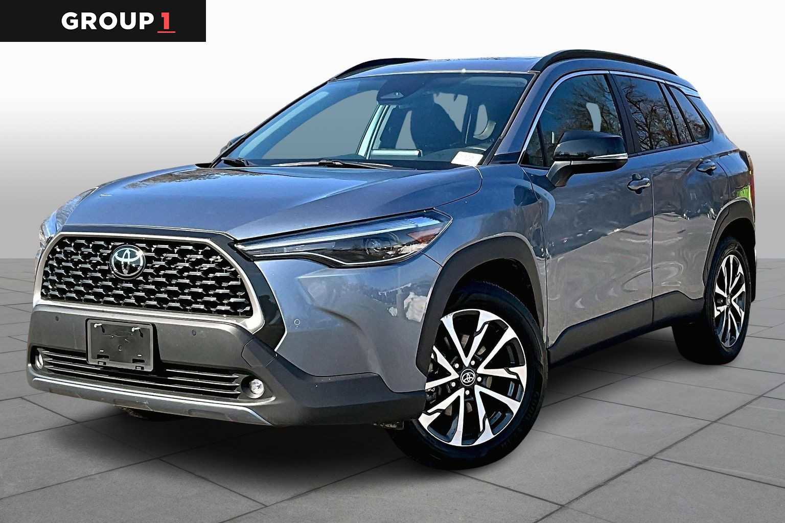 Used 2025 Toyota Corolla Cross XLE w/ Convenience Package image 1