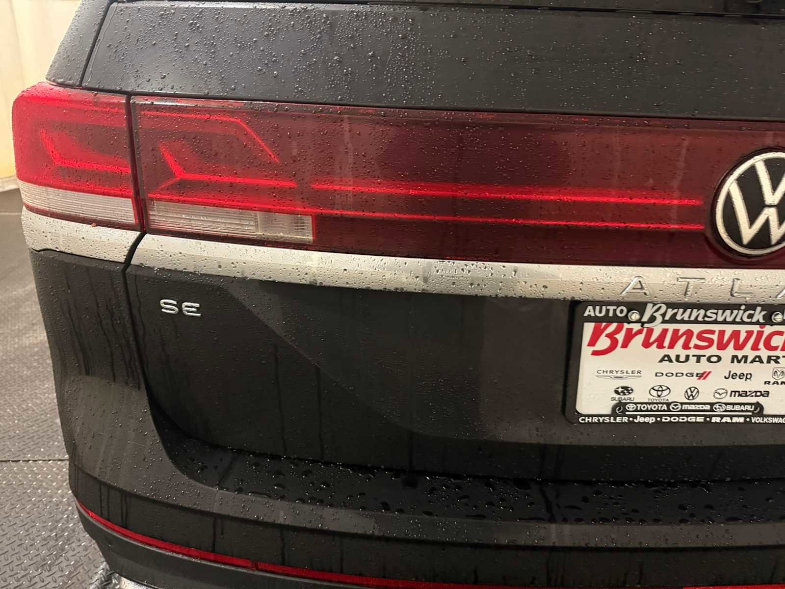 Certified 2025 Volkswagen Atlas SE image 17