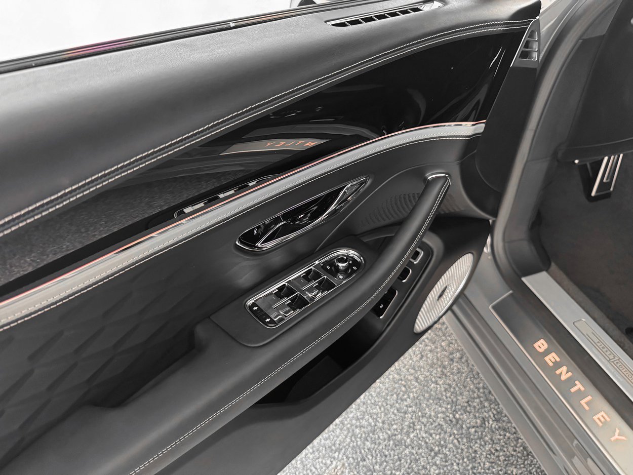 New 2025 Bentley Flying Spur Plug-In Hybrid AWD/4WD image 14