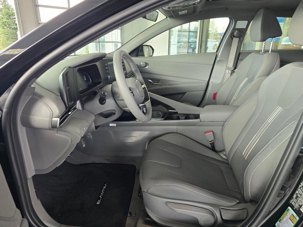 New 2026 Hyundai Elantra SEL Sport image 17