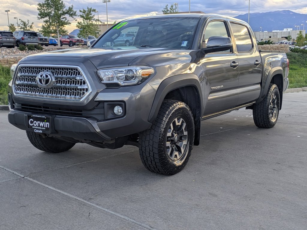 Used 2017 Toyota Tacoma TRD Off-Road w/ Tow Package (A/T) AWD/4WD image 3