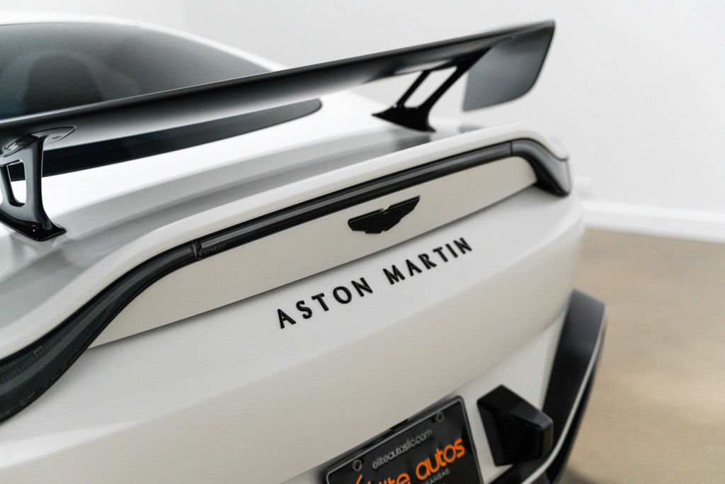 Used 2023 Aston Martin V12 Vantage RWD image 3
