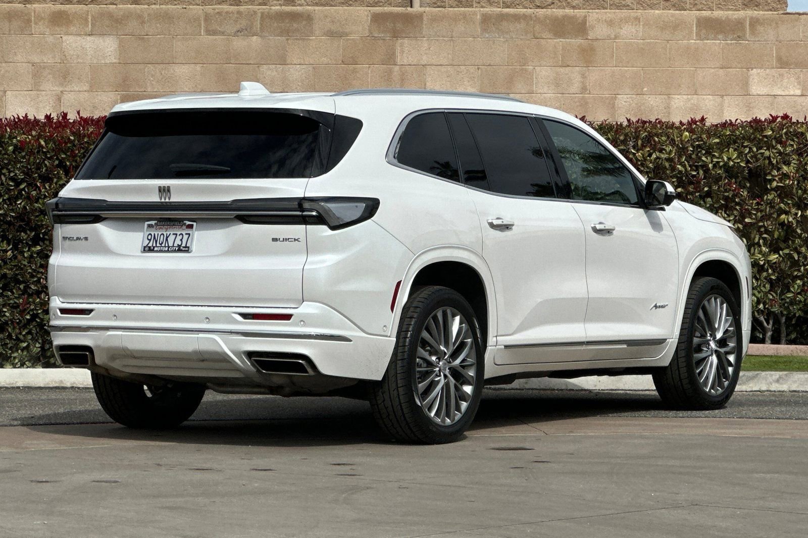 Certified 2025 Buick Enclave Avenir w/ Super Cruise Package image 4