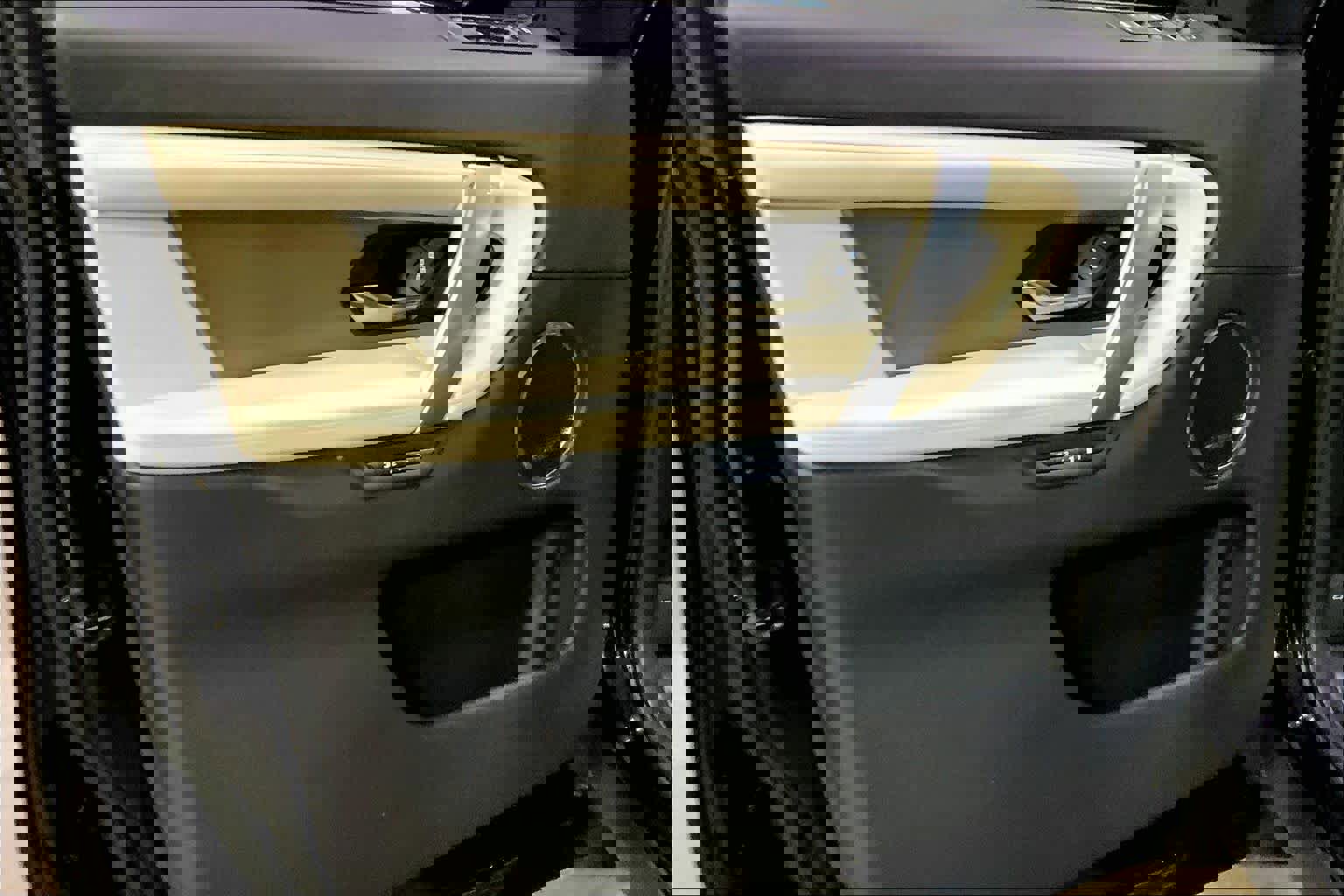 Used 2024 Land Rover Discovery Sport Dynamic SE image 22