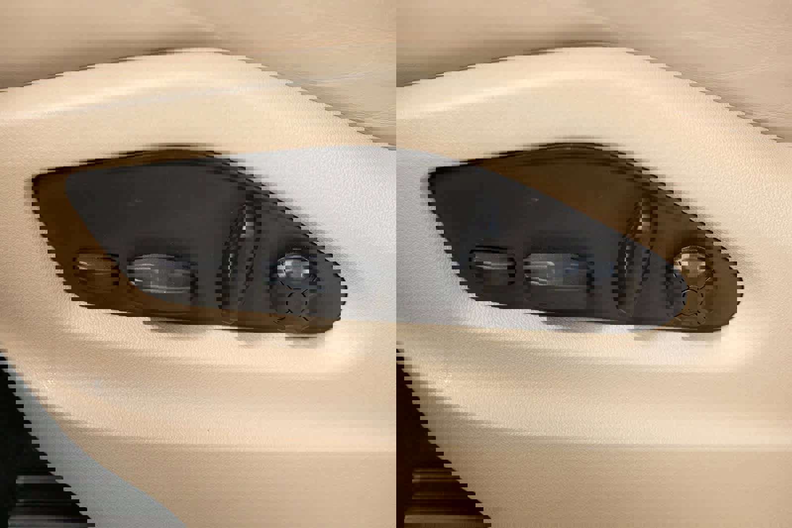 Certified 2022 Porsche Cayenne Platinum Edition image 14