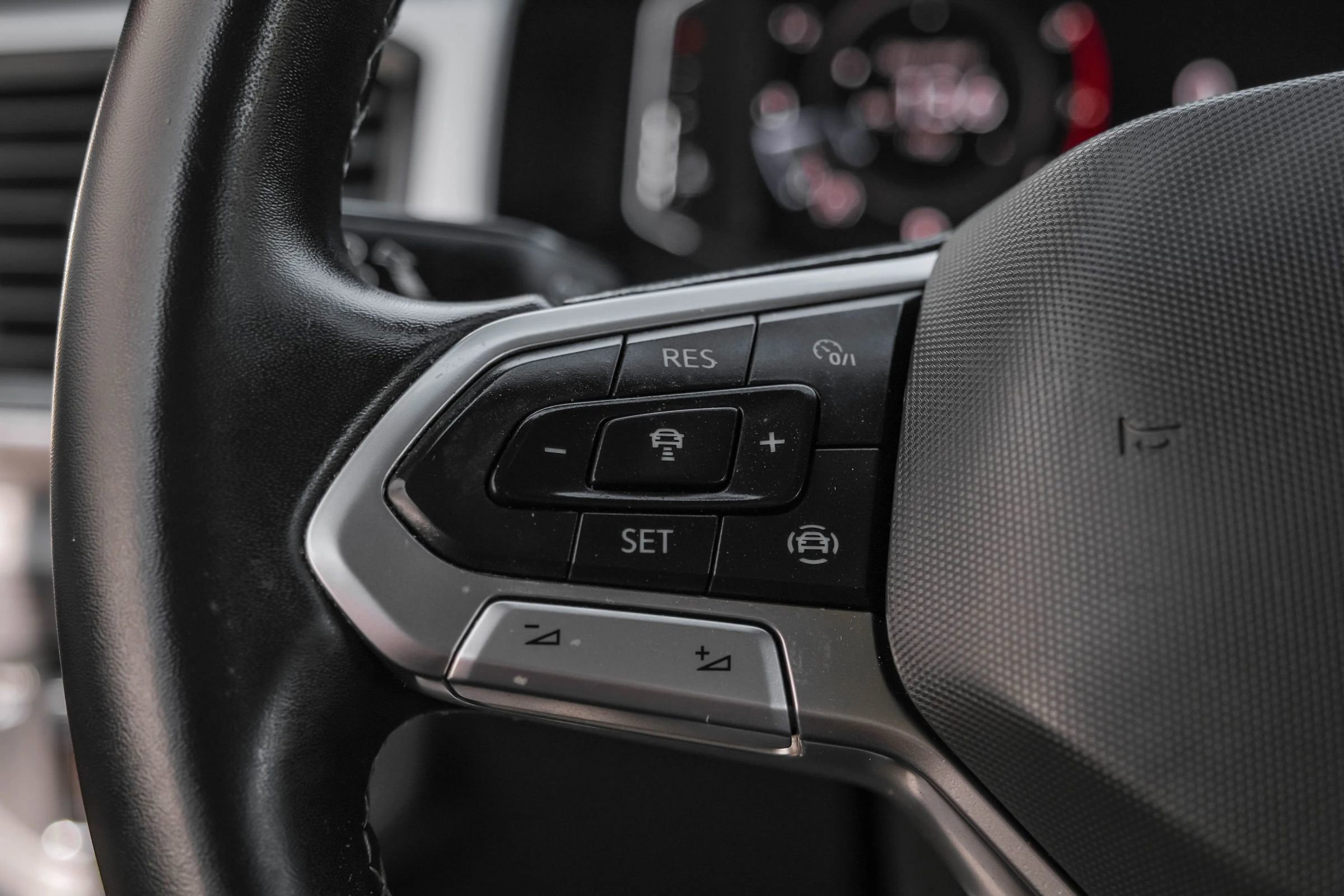 Used 2022 Volkswagen Atlas Cross Sport SE w/ Panoramic Sunroof Package image 16