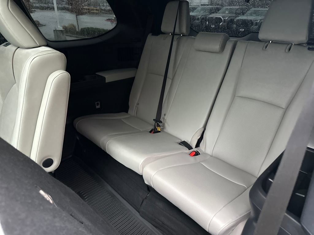 Used 2024 Toyota Grand Highlander AWD Hybrid image 15