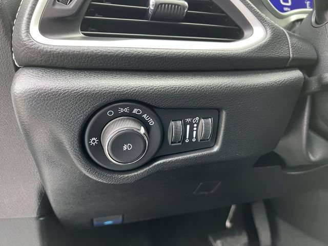 New 2026 Chrysler Pacifica Select w/ S Appearance Package AWD/4WD image 14
