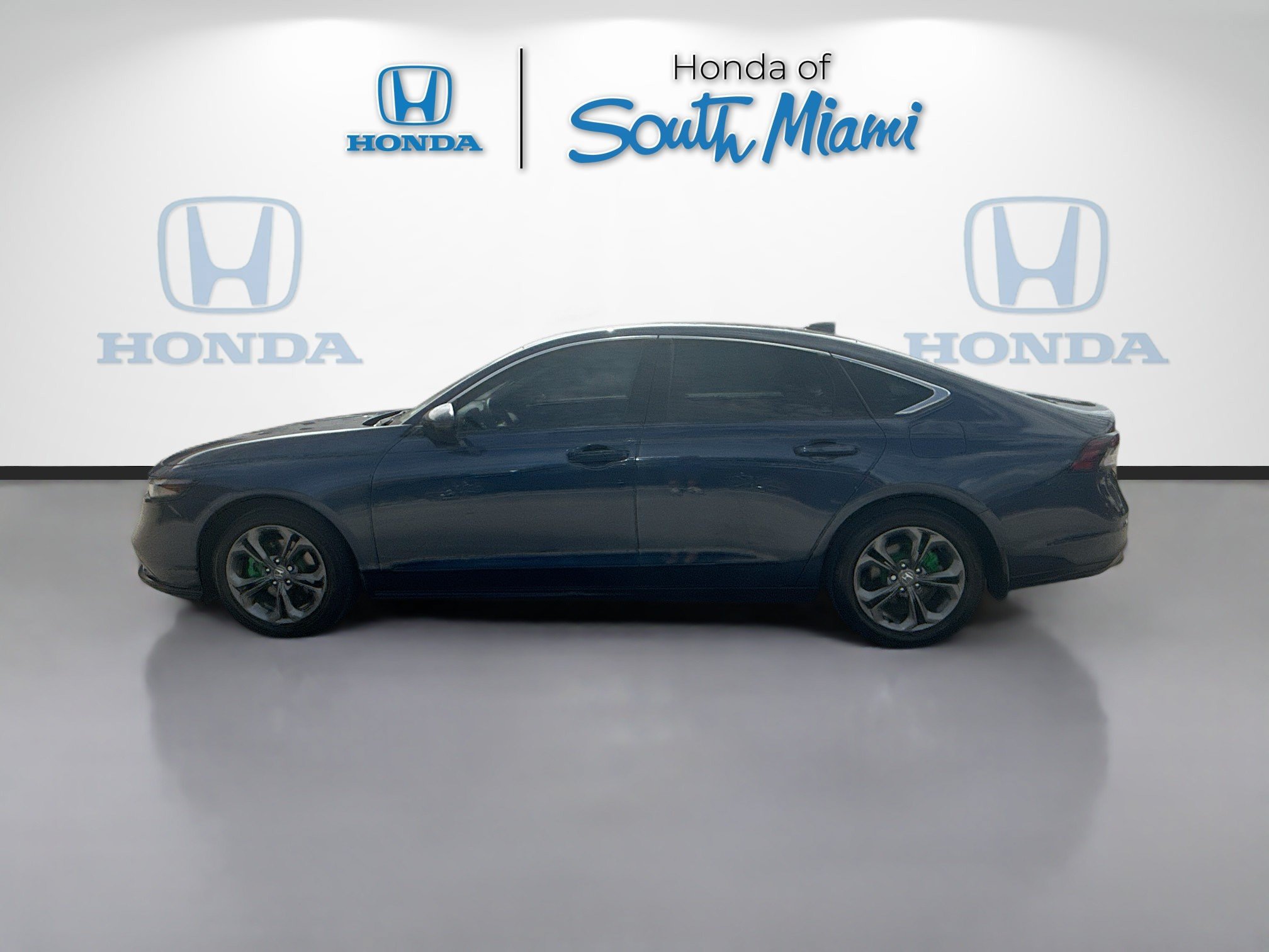 Used 2024 Honda Accord EX image 4