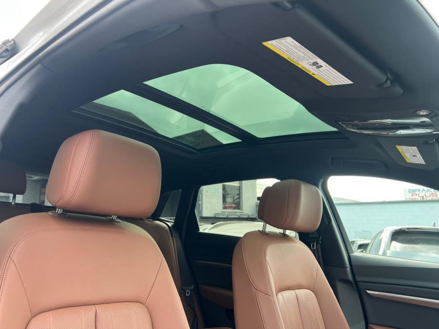 Used 2023 Audi e-tron Premium Plus w/ Premium Plus Package image 31