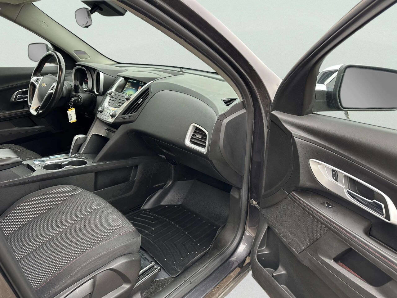 Used 2015 Chevrolet Equinox LT image 17