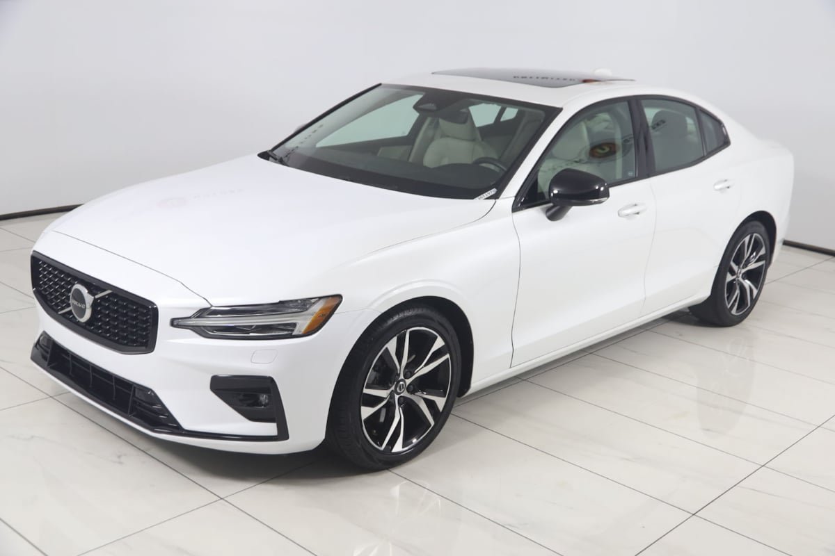 Used 2024 Volvo S60 B5 Core w/ Climate Package FWD image 21