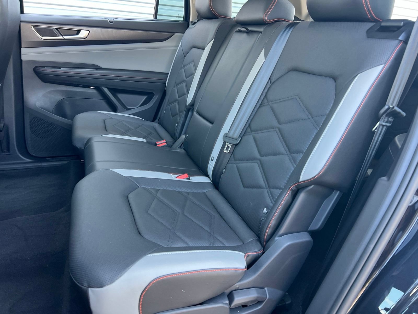 Certified 2026 Volkswagen Atlas Peak Edition AWD/4WD image 29