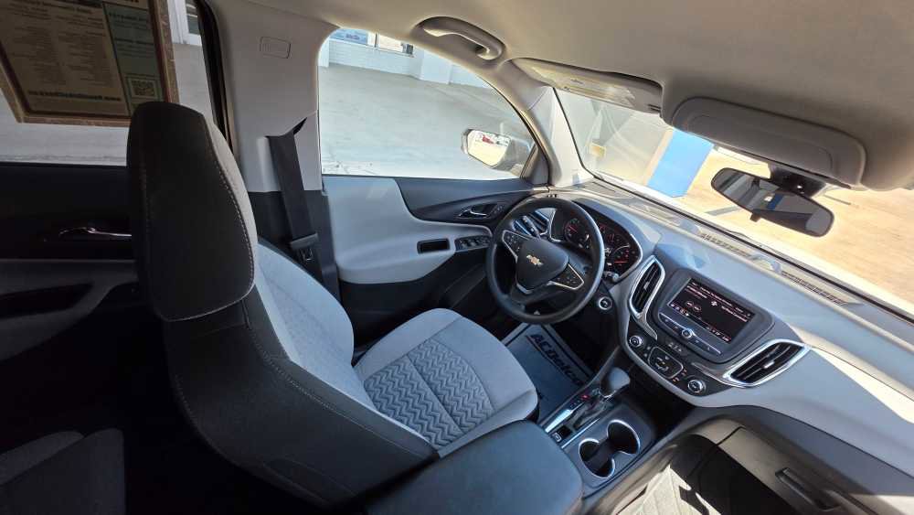 Used 2024 Chevrolet Equinox LS w/ LS Convenience Package FWD image 20
