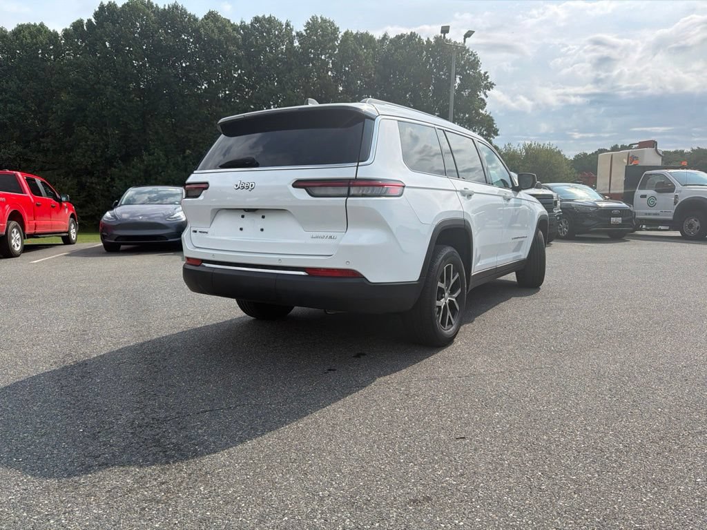 Used 2023 Jeep Grand Cherokee L Limited AWD/4WD image 7