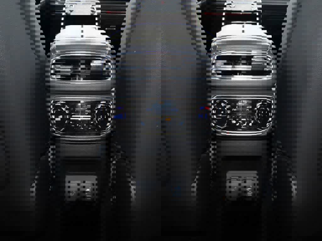 Used 2023 Genesis GV80 2.5T w/ Prestige 20" Package image 28