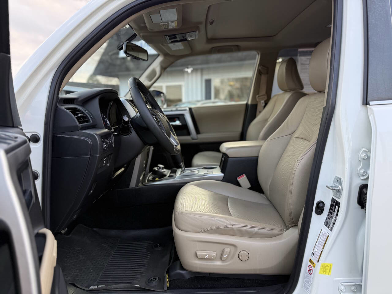 Used 2017 Toyota 4Runner Limited image 11