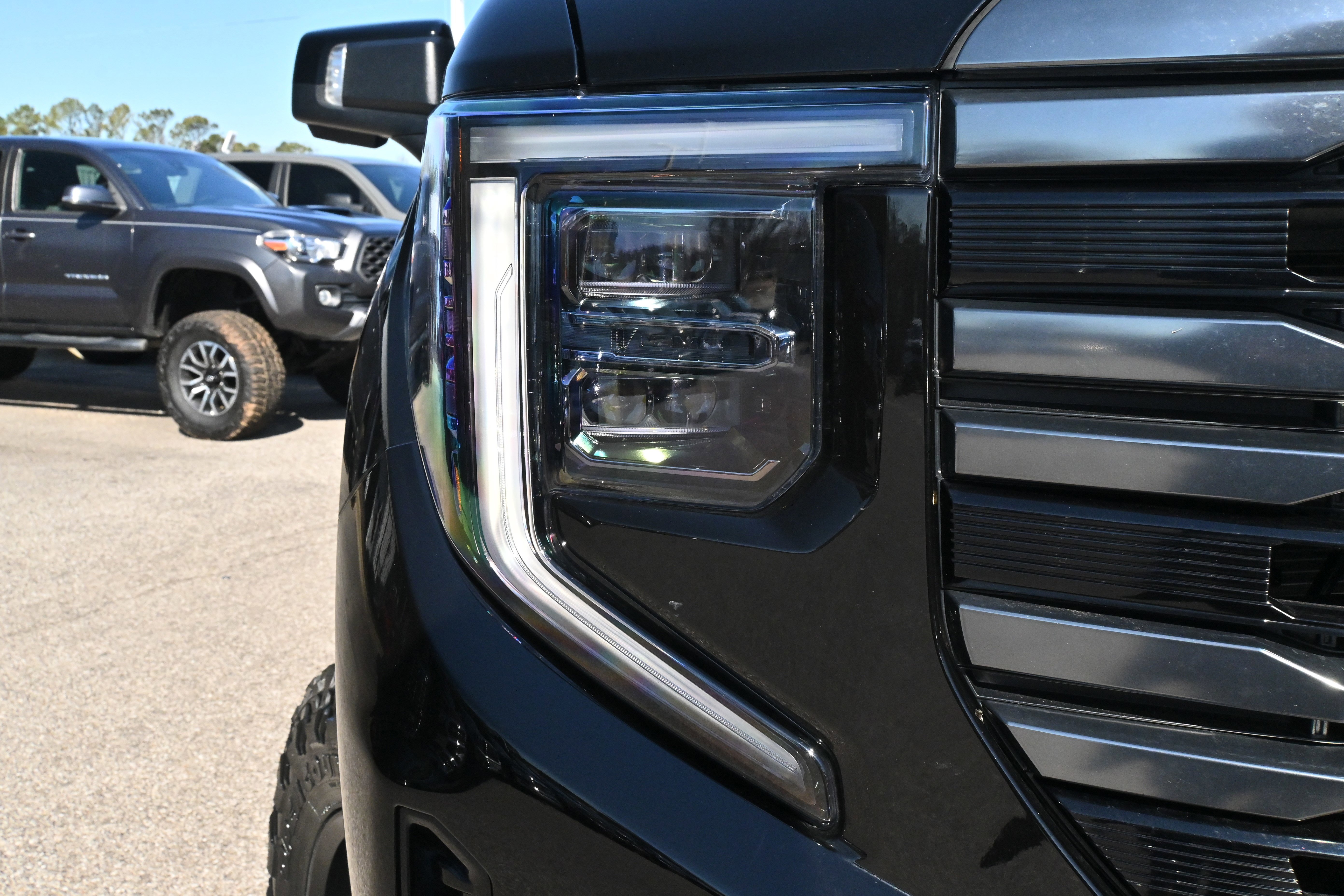 Used 2024 GMC Sierra 1500 AT4 w/ Technology Package image 12