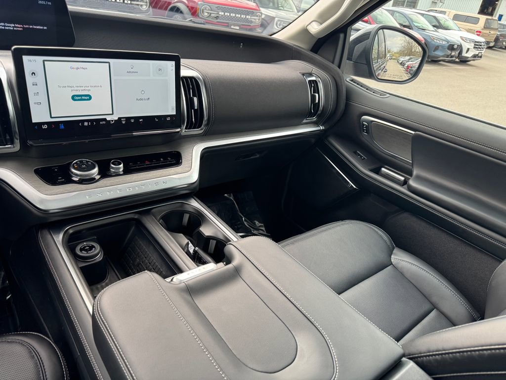 Used 2025 Ford Expedition Platinum w/ Driver's Package image 31