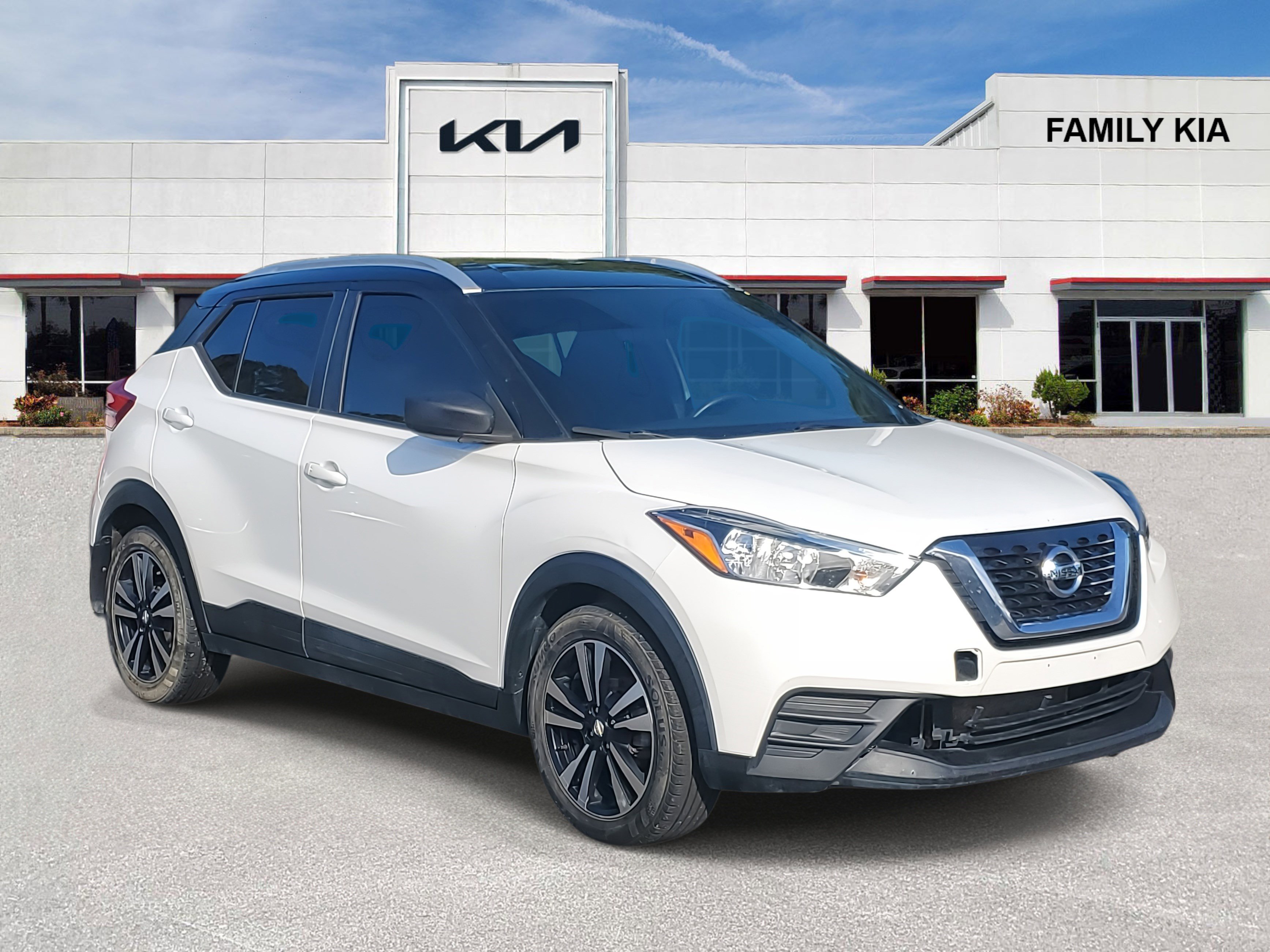 Used 2018 Nissan Kicks SV