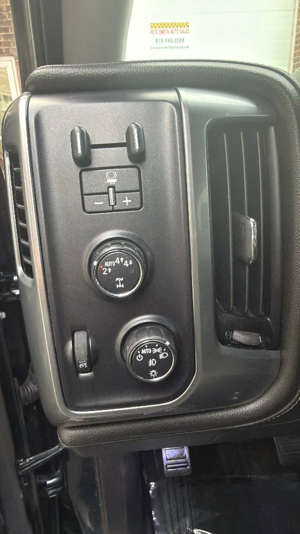 Used 2017 Chevrolet Silverado 1500 LTZ w/ LTZ Plus Package image 17