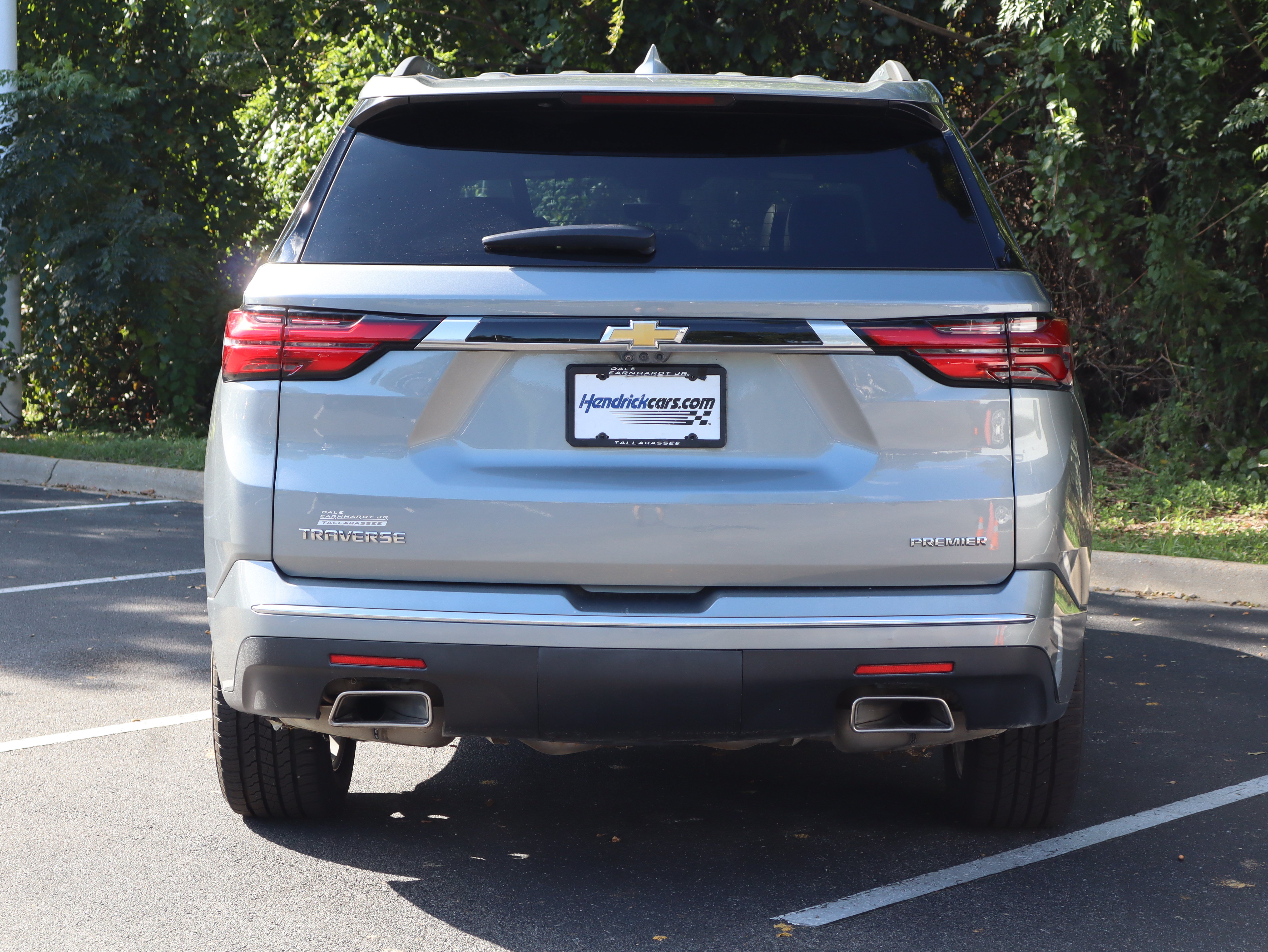 Used 2023 Chevrolet Traverse Premier FWD image 8