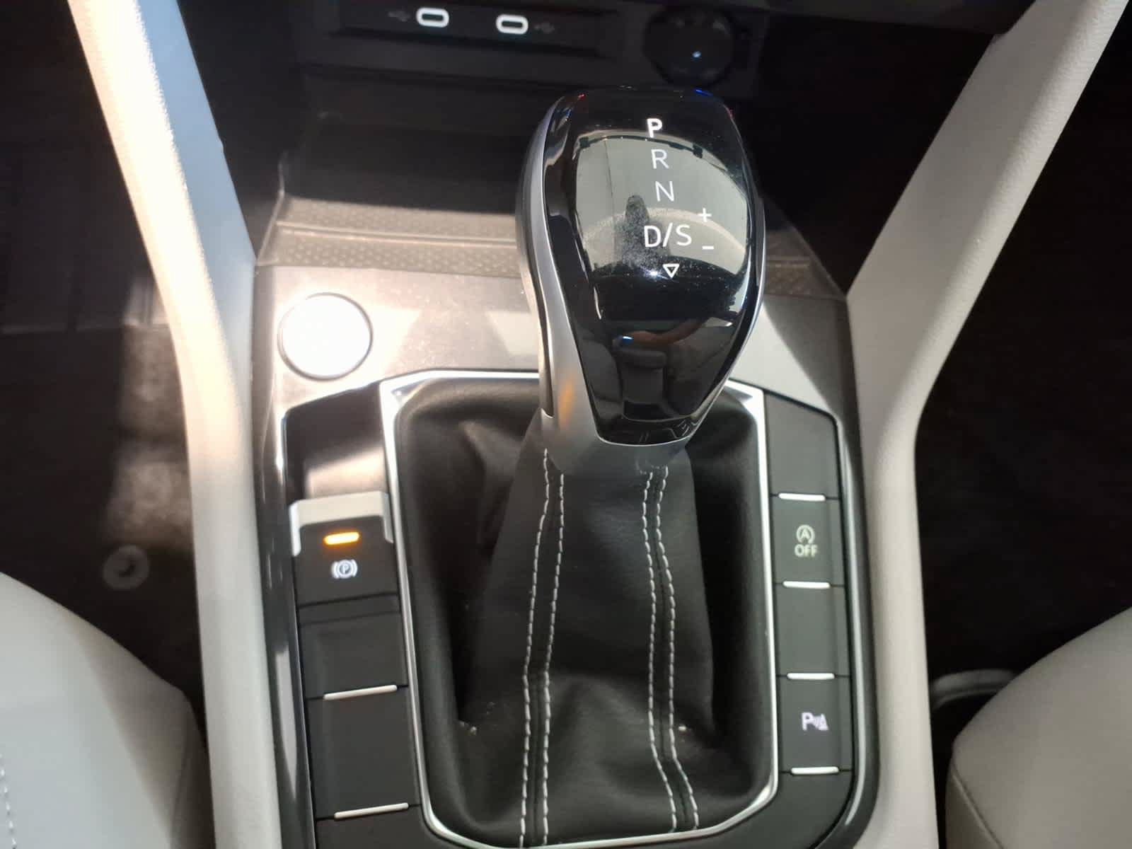 Used 2024 Volkswagen Tiguan SE R-Line AWD/4WD image 25
