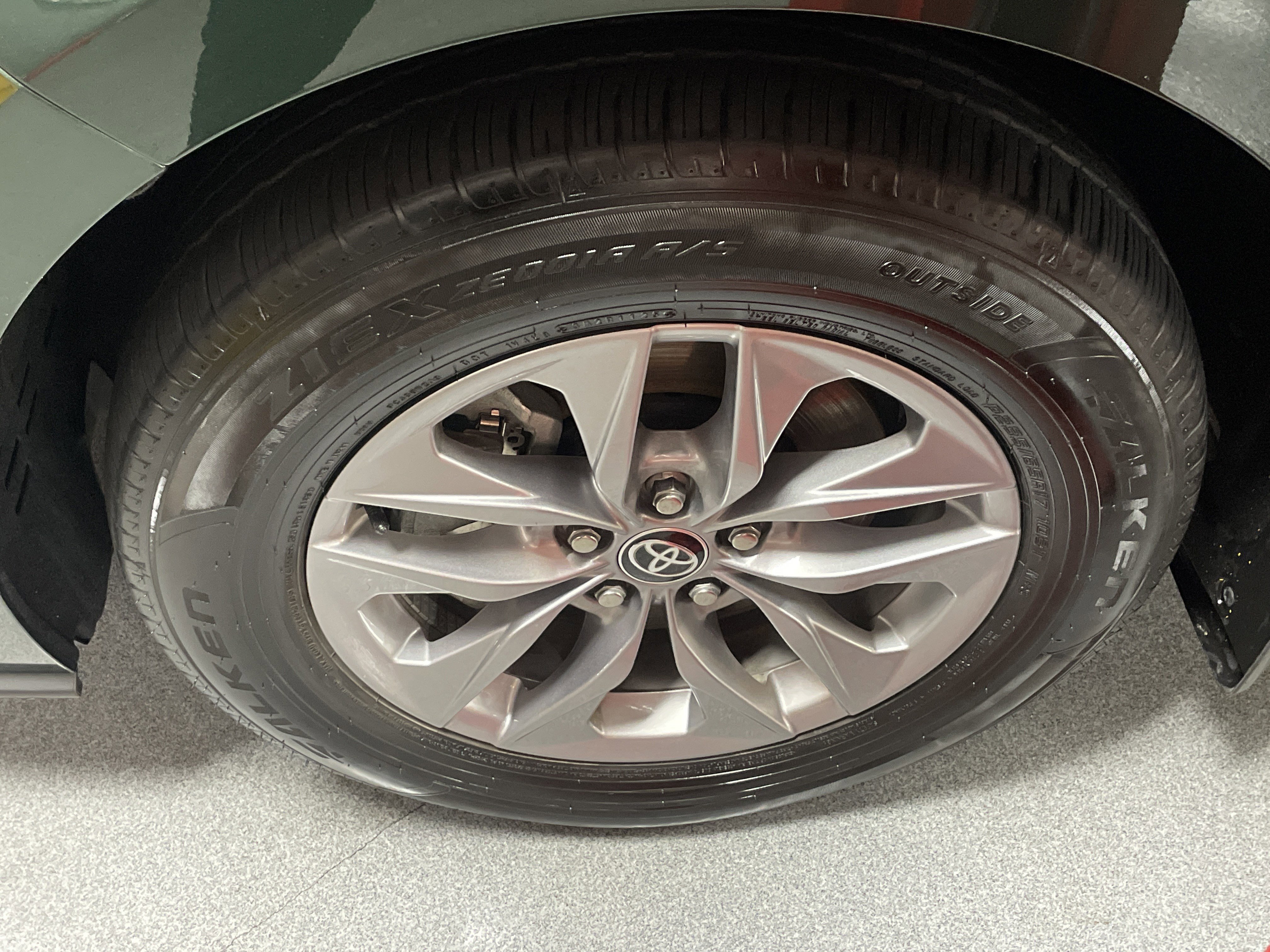 Certified 2025 Toyota Sienna XLE image 13