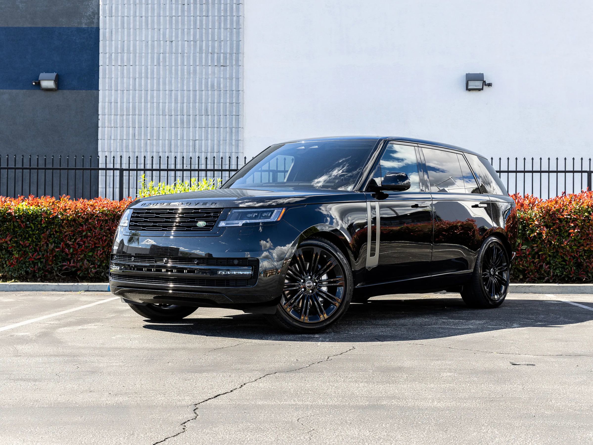 Used 2025 Land Rover Range Rover Long Wheelbase SE image 9