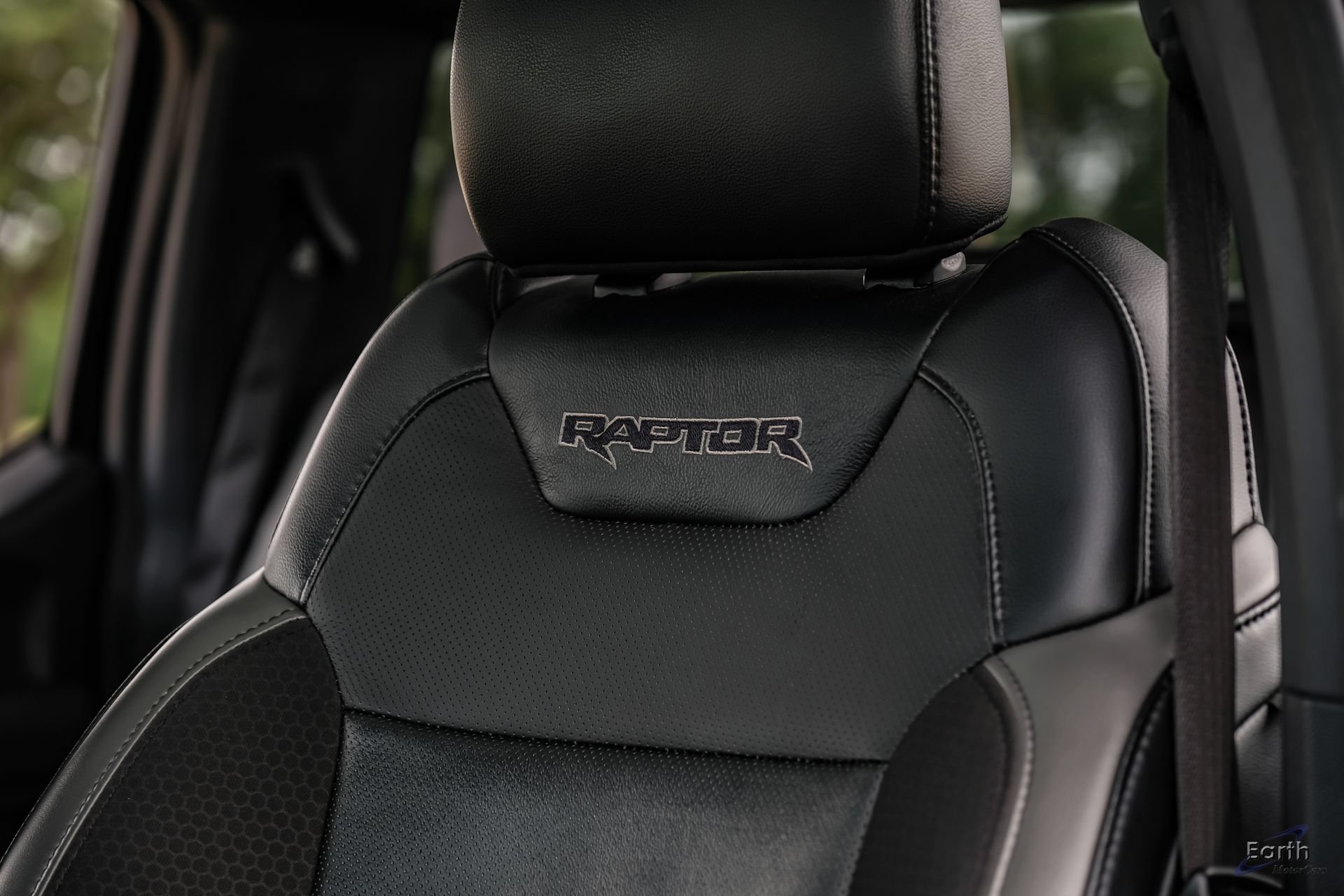 Used 2019 Ford F150 Raptor w/ Equipment Group 802A Luxury AWD/4WD image 43