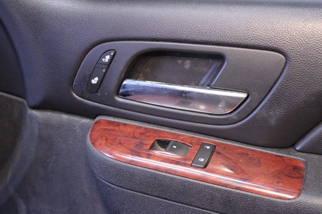 Used 2010 Chevrolet Suburban 2500 LT image 9