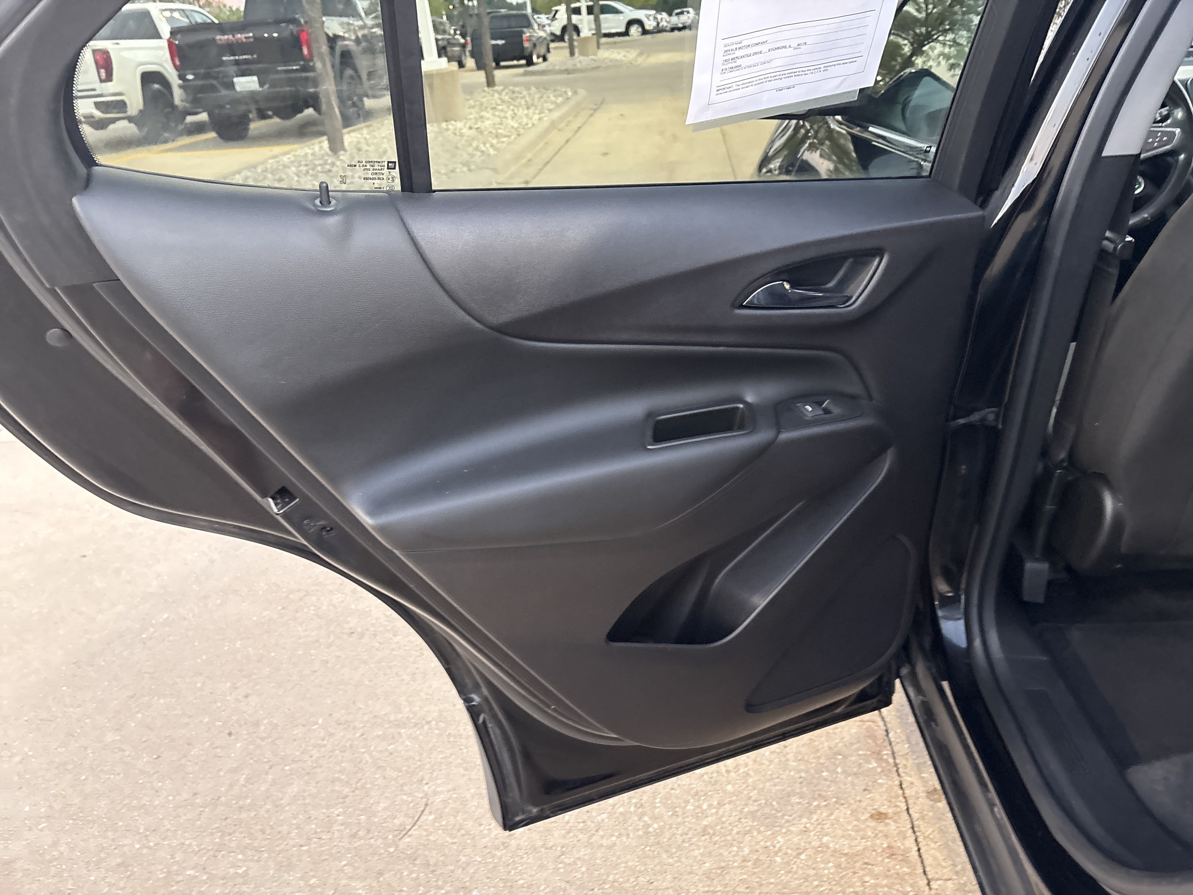 Used 2020 Chevrolet Equinox LT FWD image 12