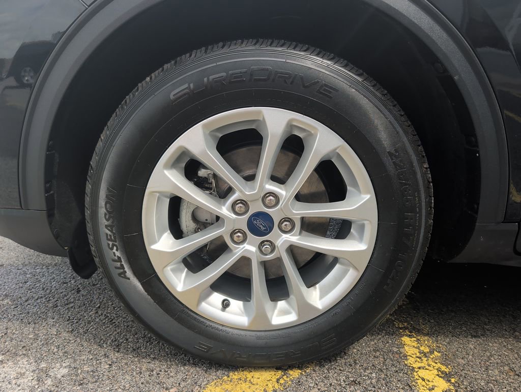 Used 2020 Ford Escape SE image 4