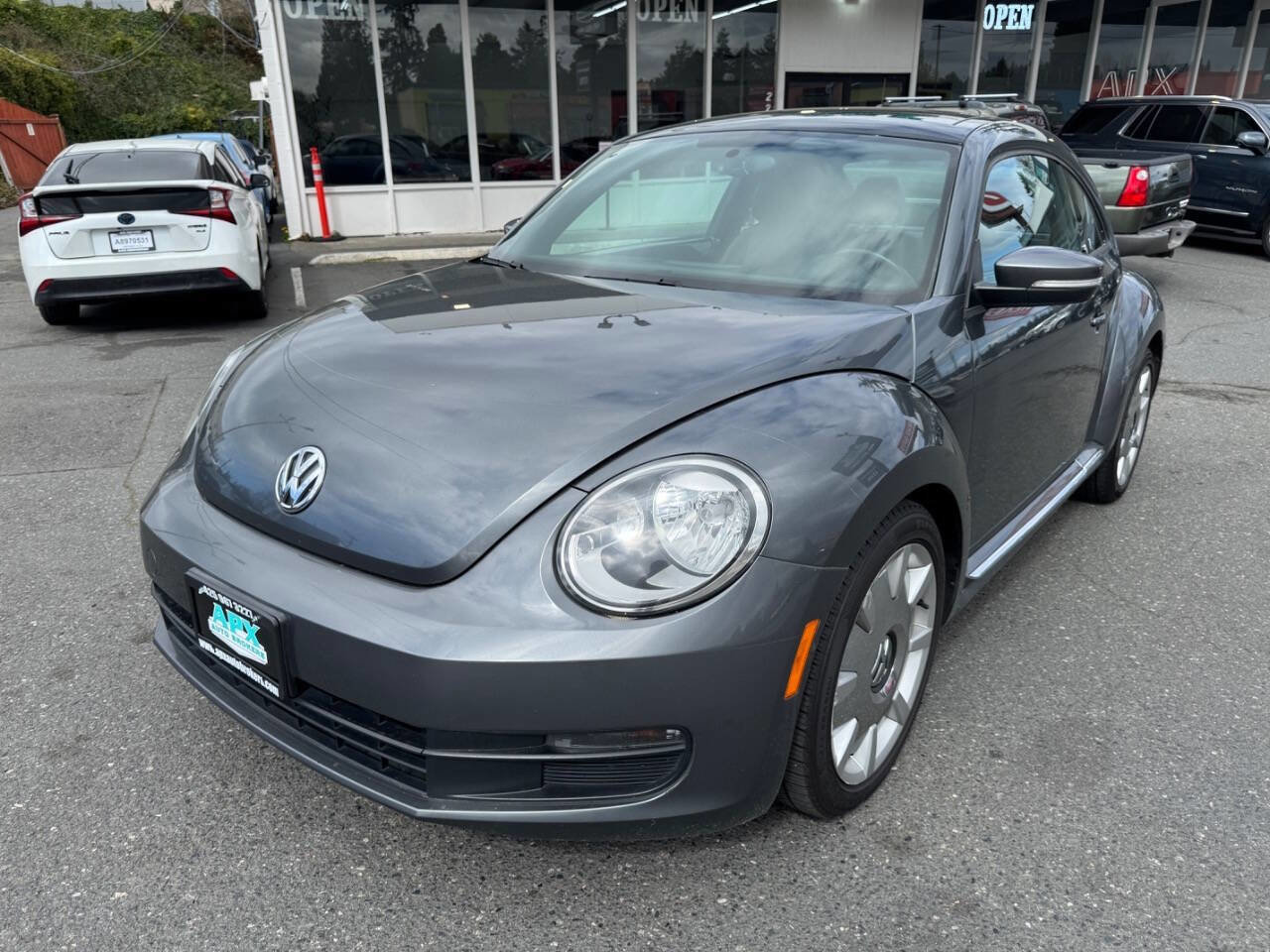 Used 2012 Volkswagen Beetle 2.5 image 1