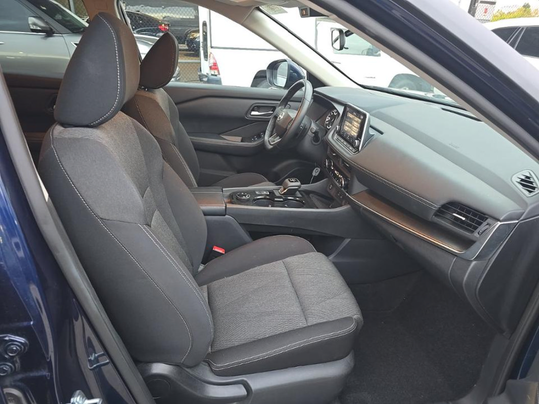 Used 2025 Nissan Rogue SV AWD/4WD image 10